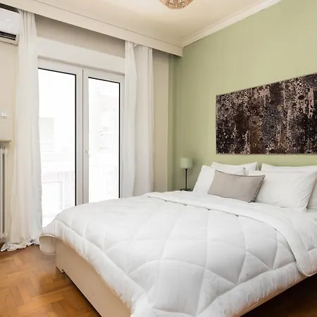 Houseloft Koromila Sea View شقة *